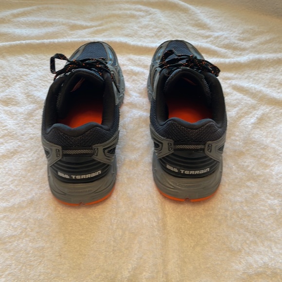New Balance Men’s All Terrain Athletic Shoes, Like New, worn once inside only! - Picture 2 of 7